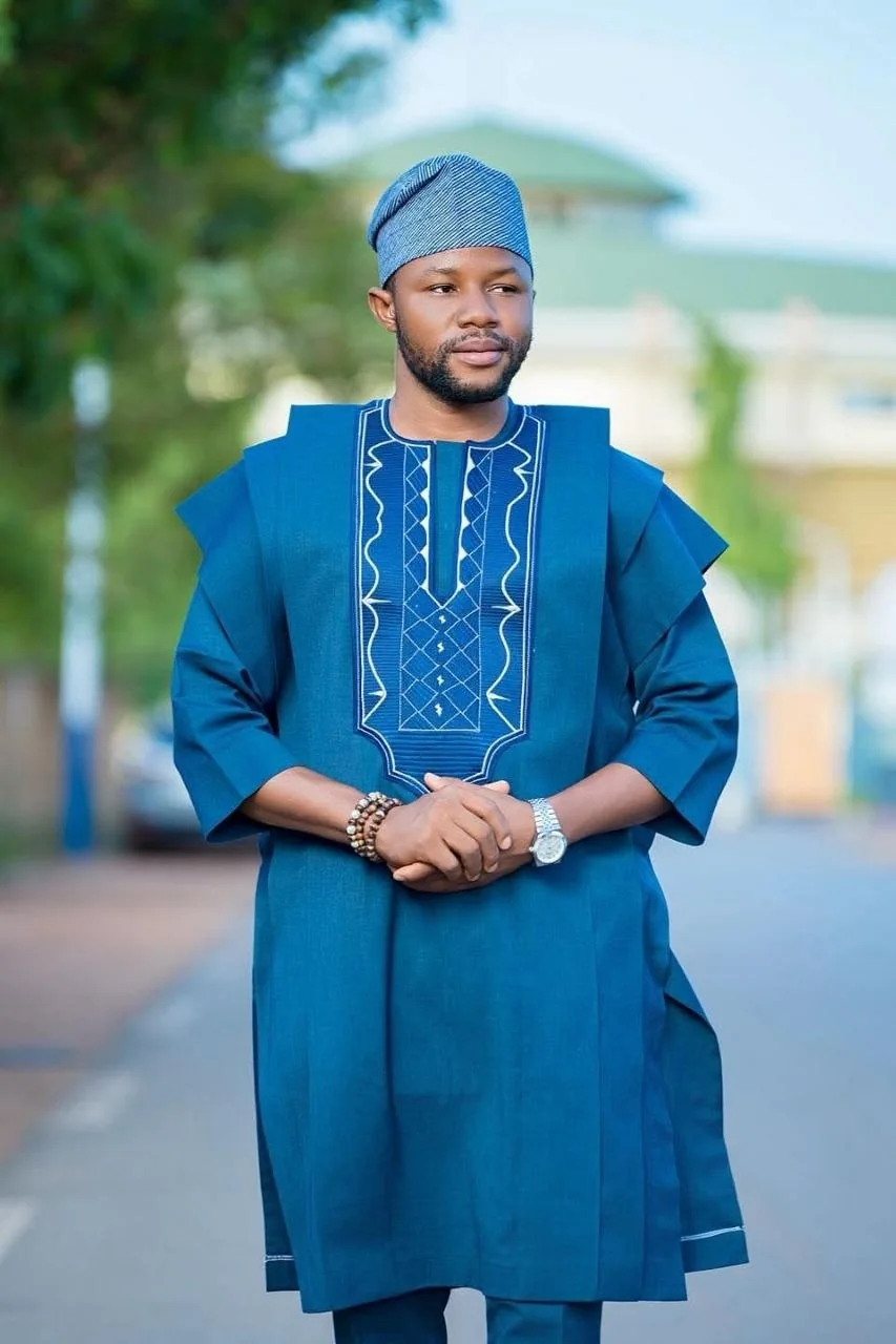 Grand boubou bleu canard brodé